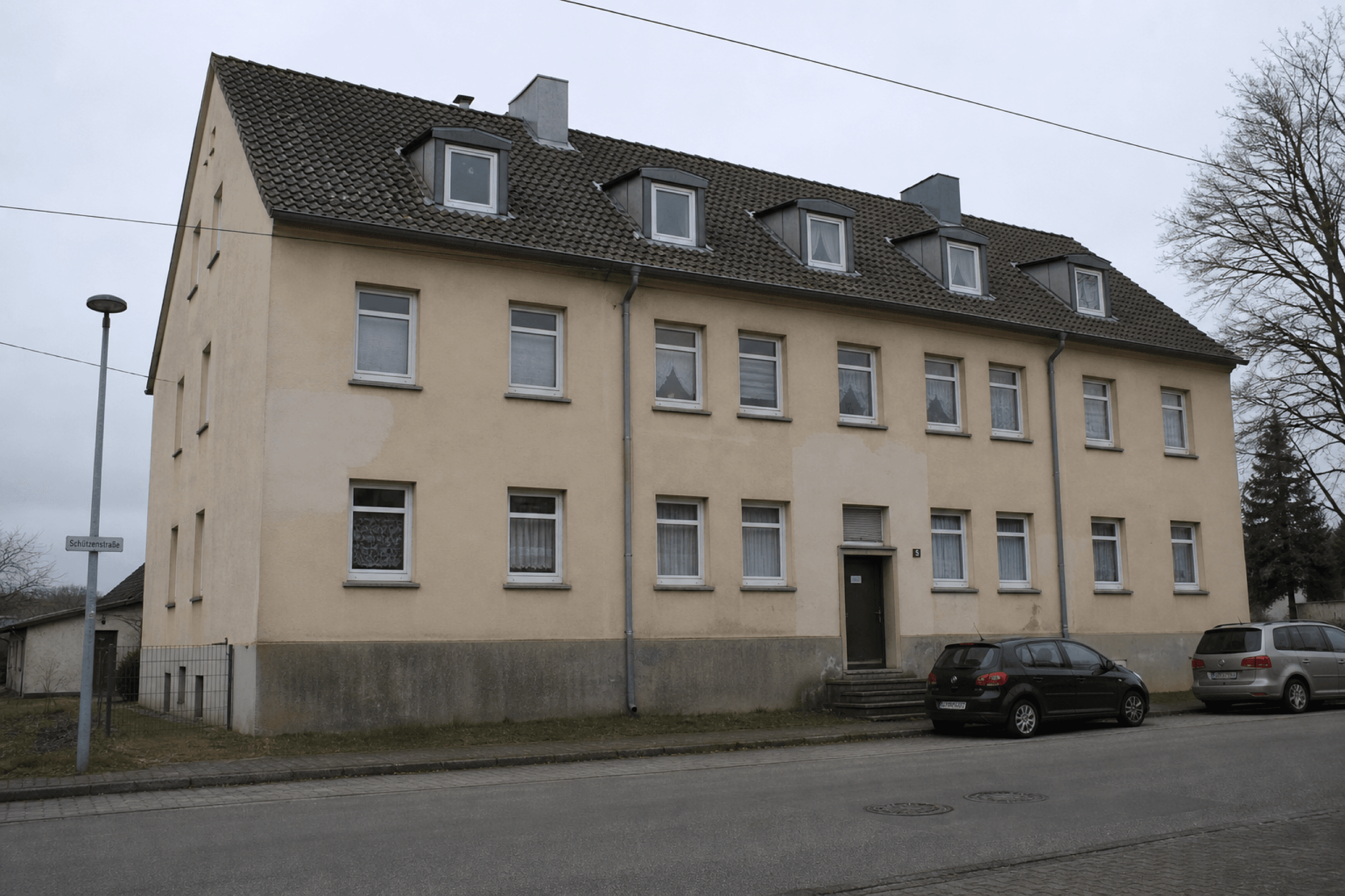 Mehrfamilienhaus in Schöningen von der Straße