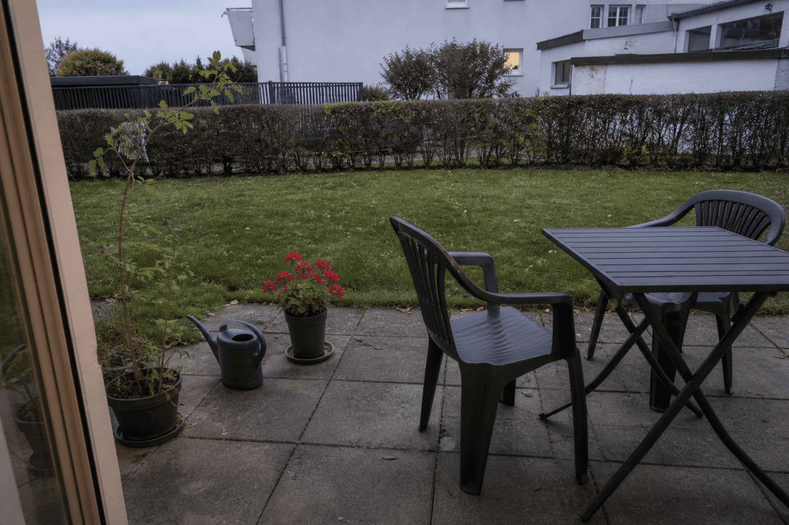 Terrasse mit Blick auf die Grünanlage