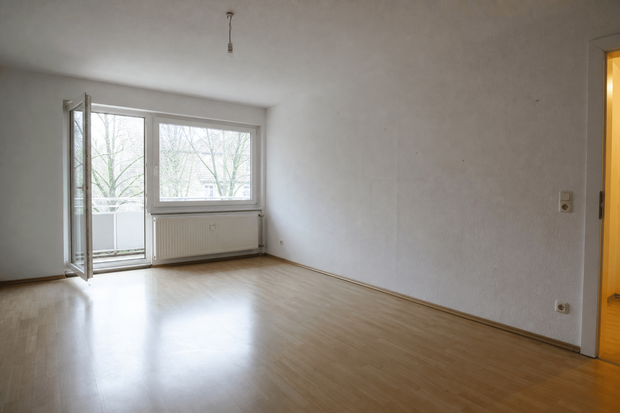 Leeres Wohnzimmer der 3 Zimmer Wohnung in Haltingen